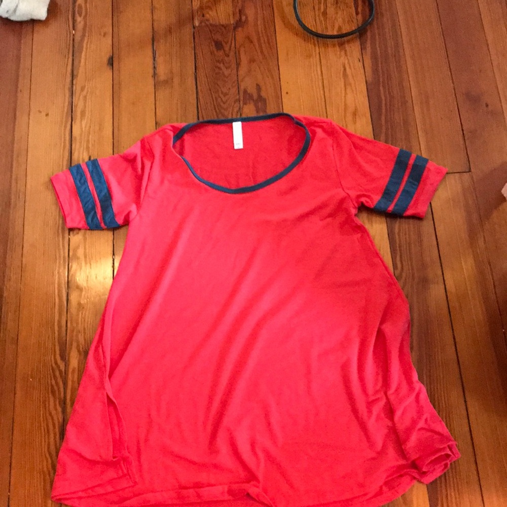LulaRoe T shirt
